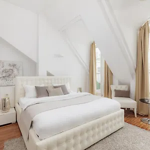 Visionapartments Marc-aurel-strasse - Contactless Check-in Appartamento