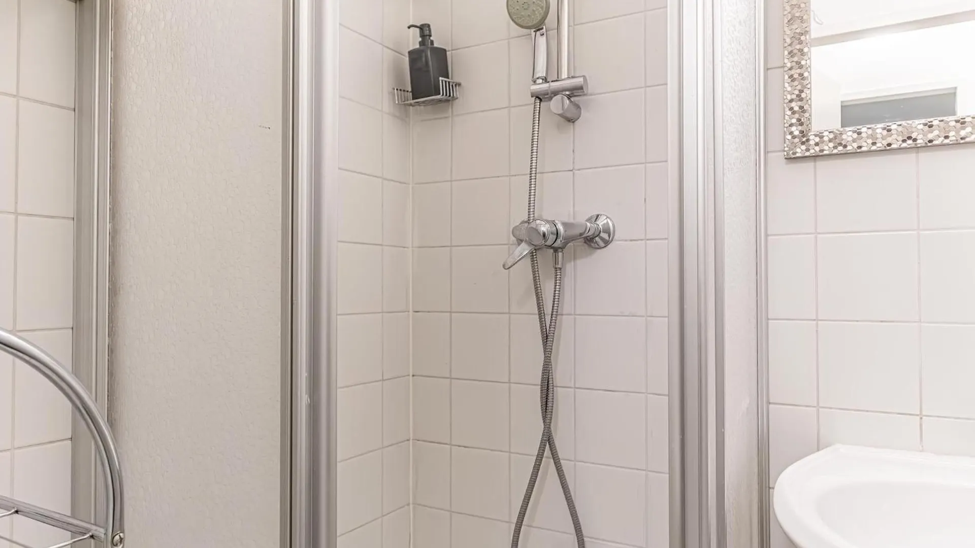 Stylish & Cost-Effective 2Br Ideal Extended Stays Vienna Austria